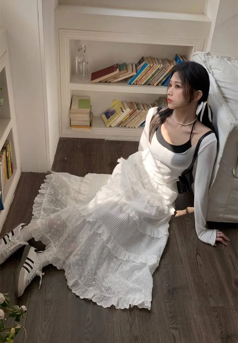 Flared lace skirt - Image 2