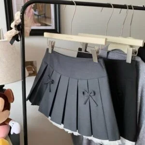 Bowtie mini skirt