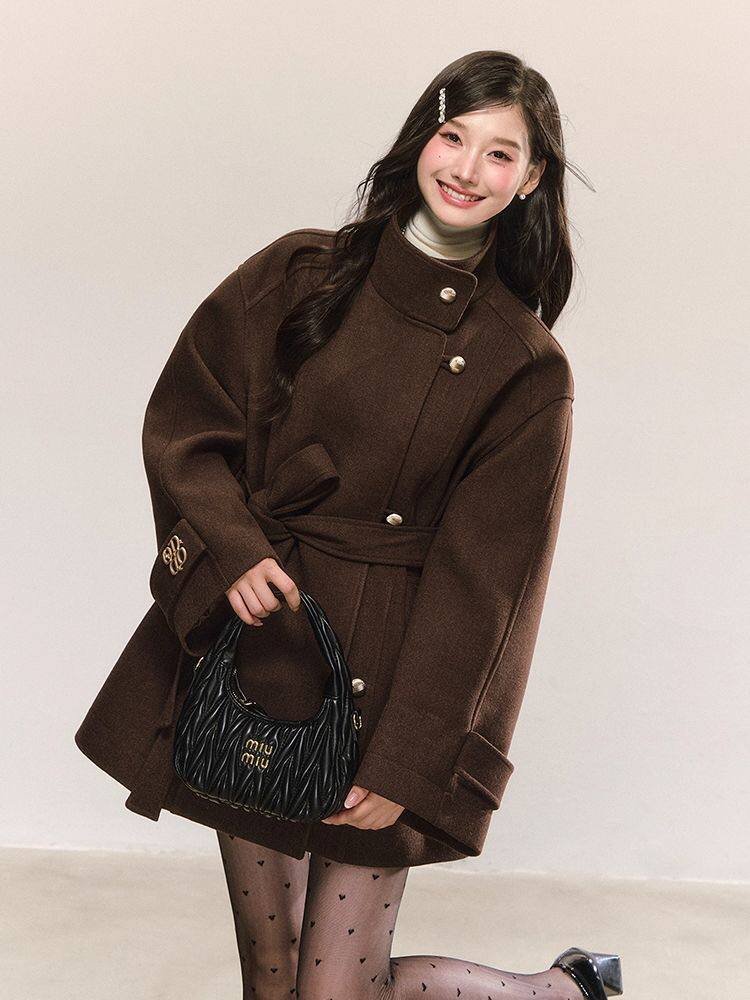 French Vintage Stand Collar Woolen Coat for Women Elegant Brown Belted Short Overcoat with Gold Buttons 2 Women's French Vintage Belted Wool Coat – Brown High-End Stand Collar Short Winter Jacket Product Desc