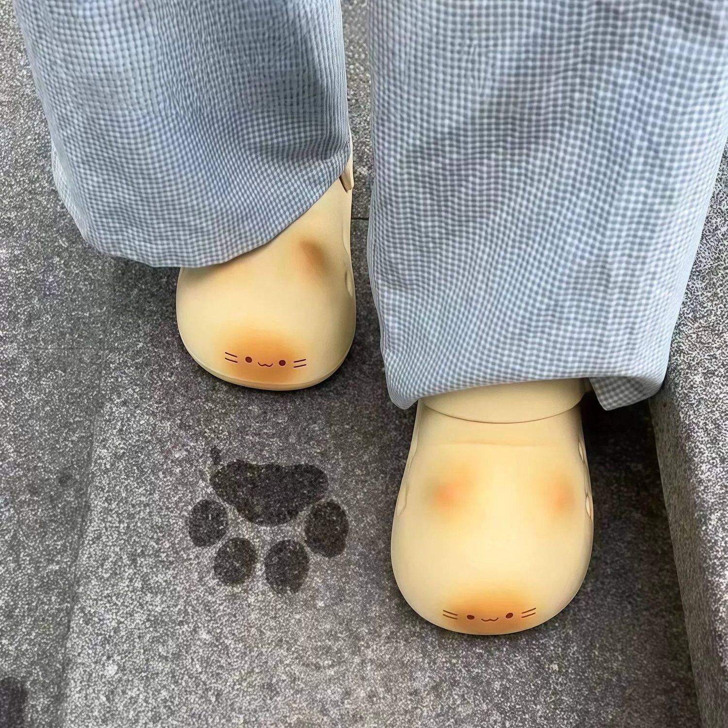 Cute Cat Face Warm Winter Clogs Plush Thermal EVA Indoor & Outdoor Slippers 4 Ultra-Light Cute Cat Winter Slippers | Thick Sole Warm EVA Clogs